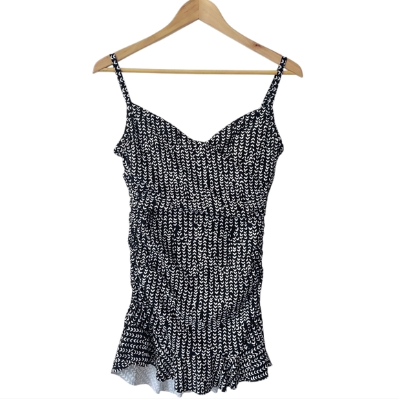LA BLANCA Santana Skirted Swimsuit 8 One Piece Swimdress Abstract Black White - Picture 1 of 13